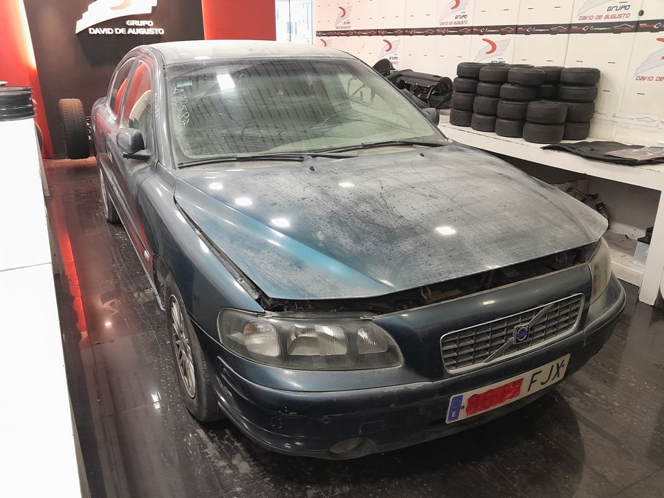 VOLVO S60 BERLINA 2.4 D Kinetic (120kW)   |   05.05 - 12.08 foto 2