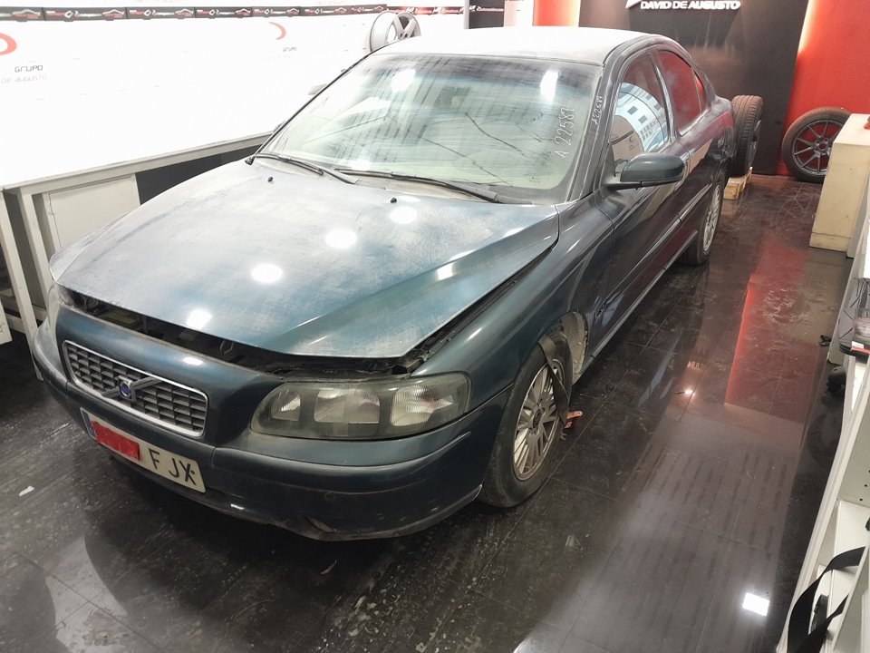 VOLVO S60 BERLINA 2.4 D Kinetic (120kW)   |   05.05 - 12.08 foto 3