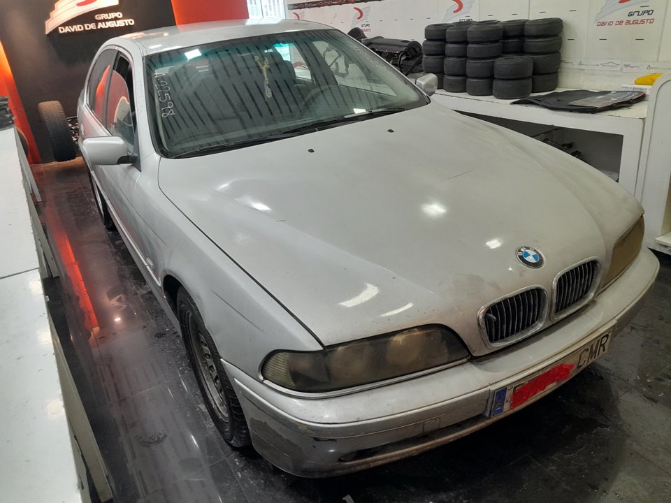 BMW SERIE 5 BERLINA (E39) 530d   |   09.98 - 12.00 foto 2