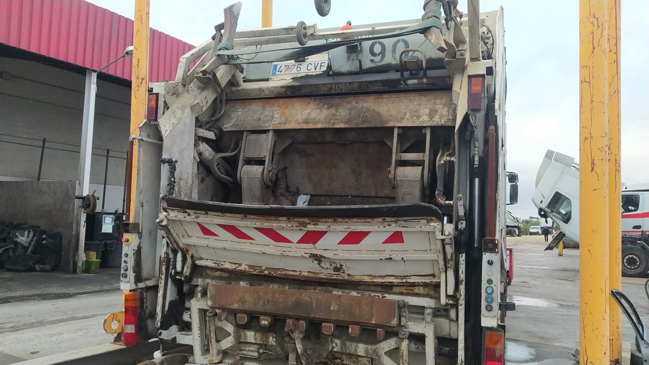 MERCEDES ATEGO 6-CIL. 4X4 BM 970/2/6 1328  (4X4)  OM 906 LA L (Largo)   |   09.97 - ... foto 4
