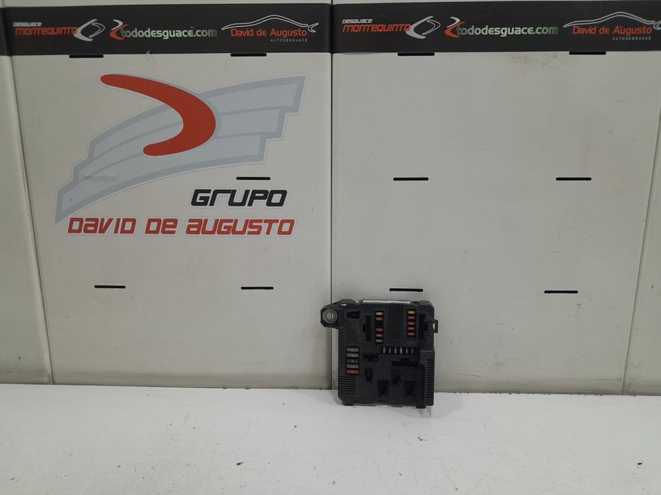 CAJA RELES / FUSIBLES