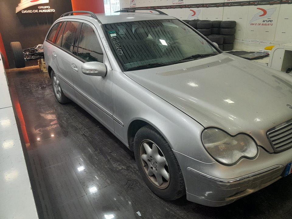 MERCEDES CLASE C (W203) FAMILIAR C 220 T CDI (203.206)   |   01.01 - 12.04 foto 2