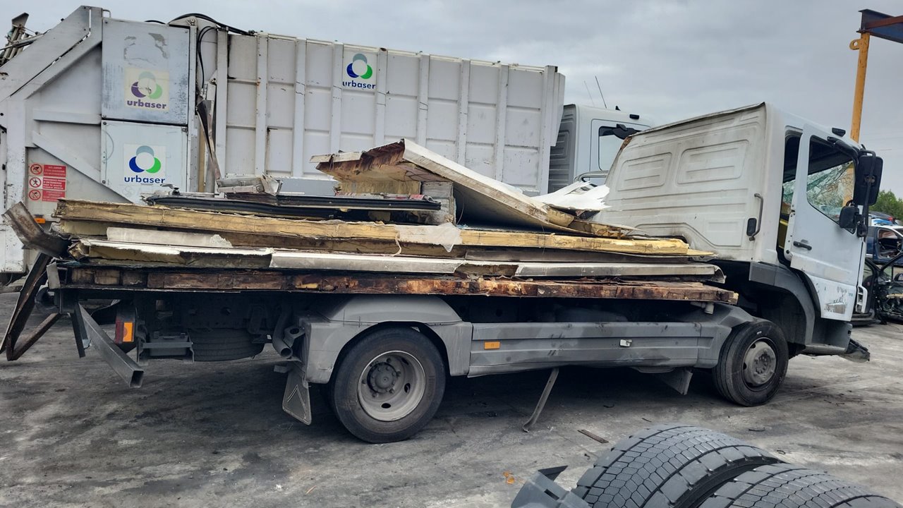 MERCEDES ATEGO 2-EJES 18 T /BM 950/2/4 *   |   0.97 - 0.04 foto 3