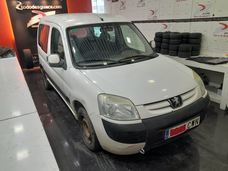 PEUGEOT PARTNER (S2) Combi Pro   |   11.02 - 12.04 foto 2