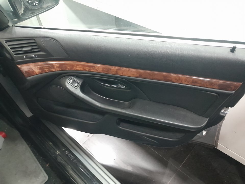 BMW SERIE 5 BERLINA (E39) 520i   |   09.95 - 12.00