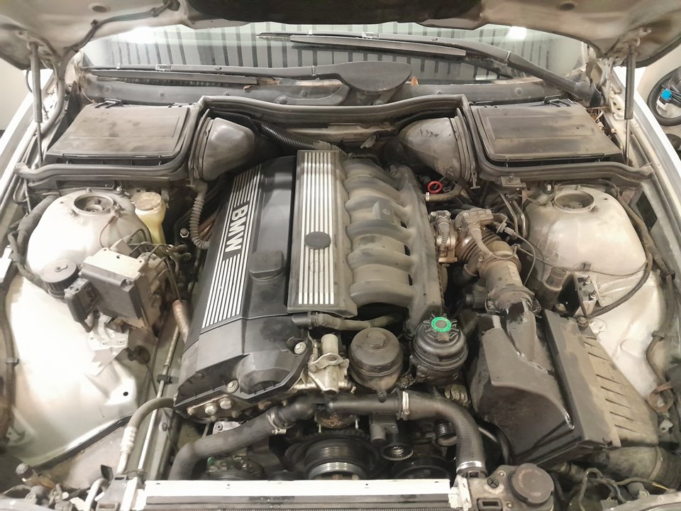 BMW SERIE 5 BERLINA (E39) 520i   |   09.95 - 12.00