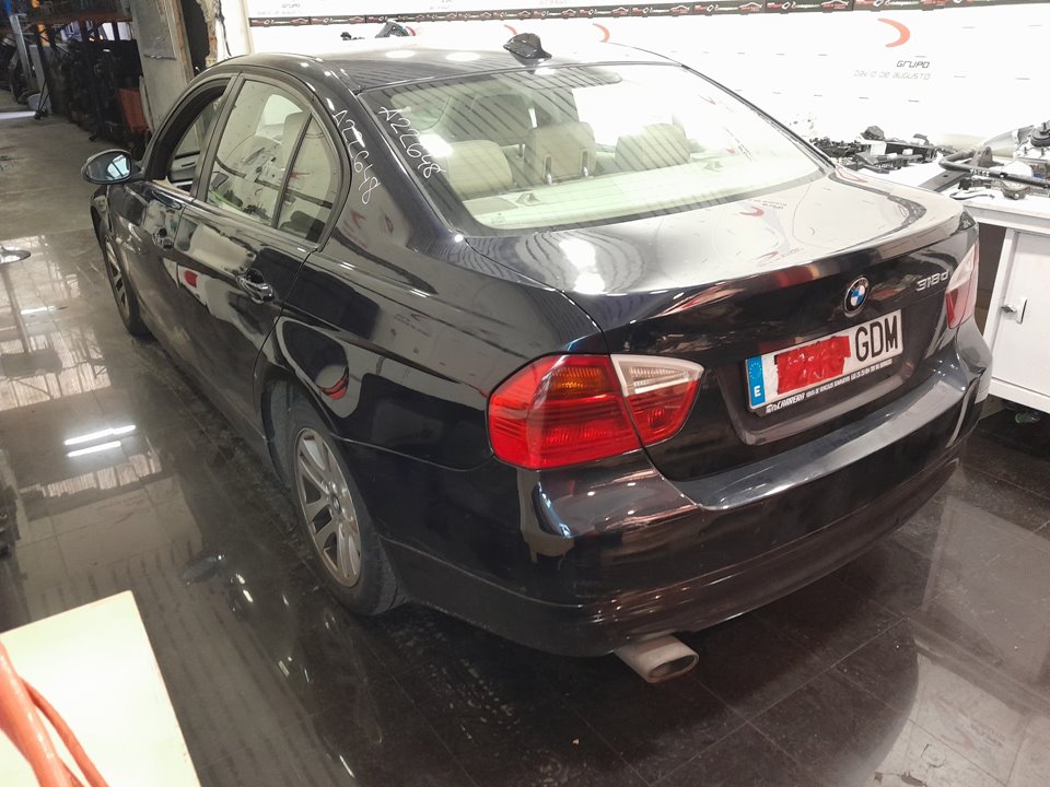 BMW SERIE 3 BERLINA (E90) 318d   |   09.07 - 12.11 foto 8