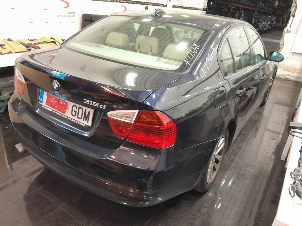 BMW SERIE 3 BERLINA (E90) 318d   |   09.07 - 12.11 foto 9