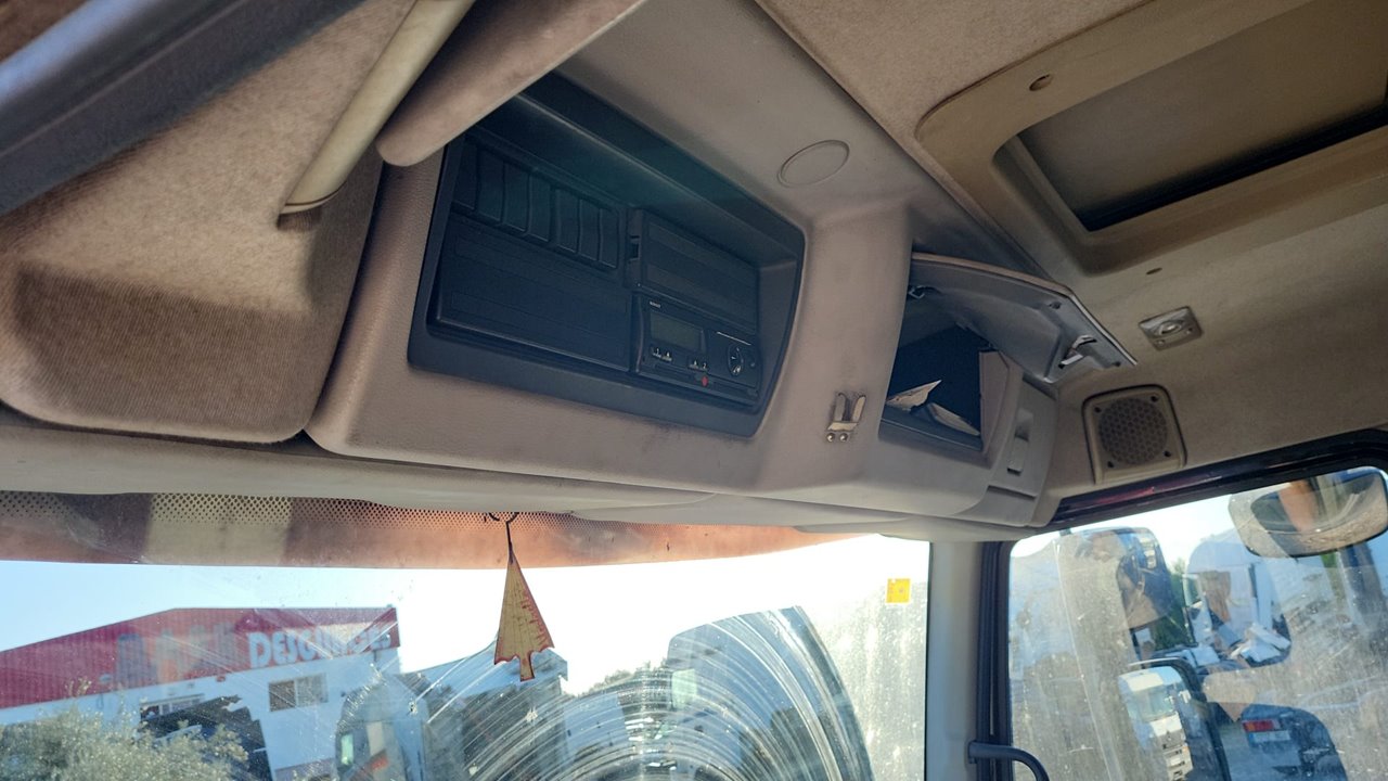 RENAULT PREMIUM ROUTE ->2006 Fas 4x2 Larga distancia   |   12.05 - 12.06