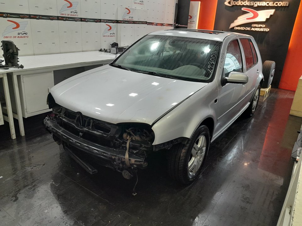 VOLKSWAGEN GOLF IV BERLINA (1J1) Highline   |   05.99 - 12.02 foto 3