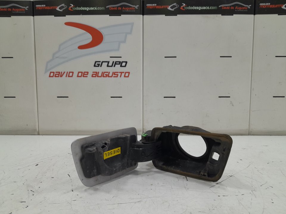 TAPA EXTERIOR COMBUSTIBLE