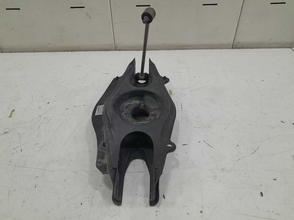SOPORTE BRAZO SUSPENSION TRASERO IZQUIERDO foto 5