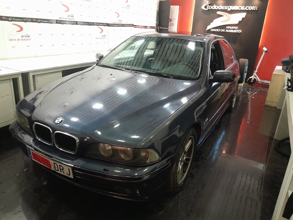 BMW SERIE 5 BERLINA (E39) 530d   |   09.00 - 12.03 foto 3