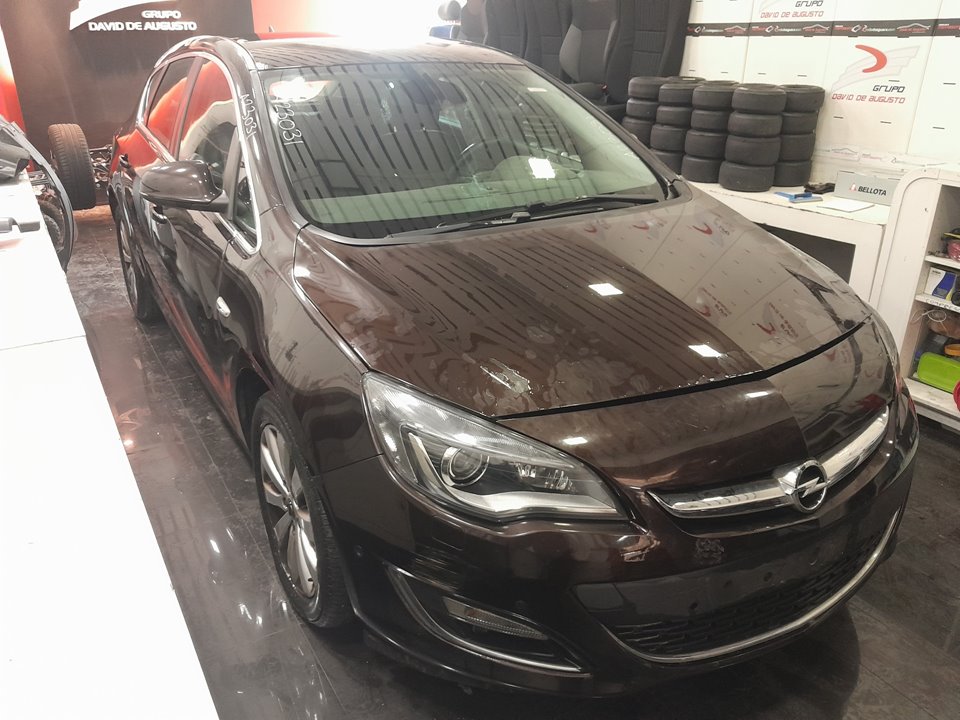 OPEL ASTRA J LIM. Excellence   |   11.11 - 12.14 foto 2