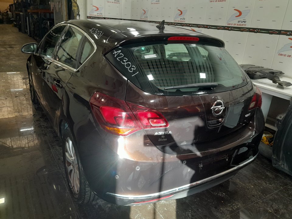 OPEL ASTRA J LIM. Excellence   |   11.11 - 12.14 foto 8