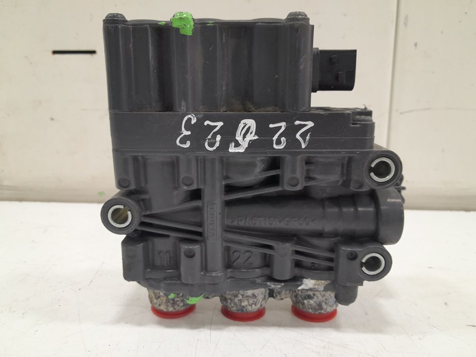 VALVULA DE SUSPENSION NEUMATICA MERCEDES-BENZ ACTROS BM 963.XXX 2-ACHSER 18XX 4x2 Sattelzugmaschine L BigSpace