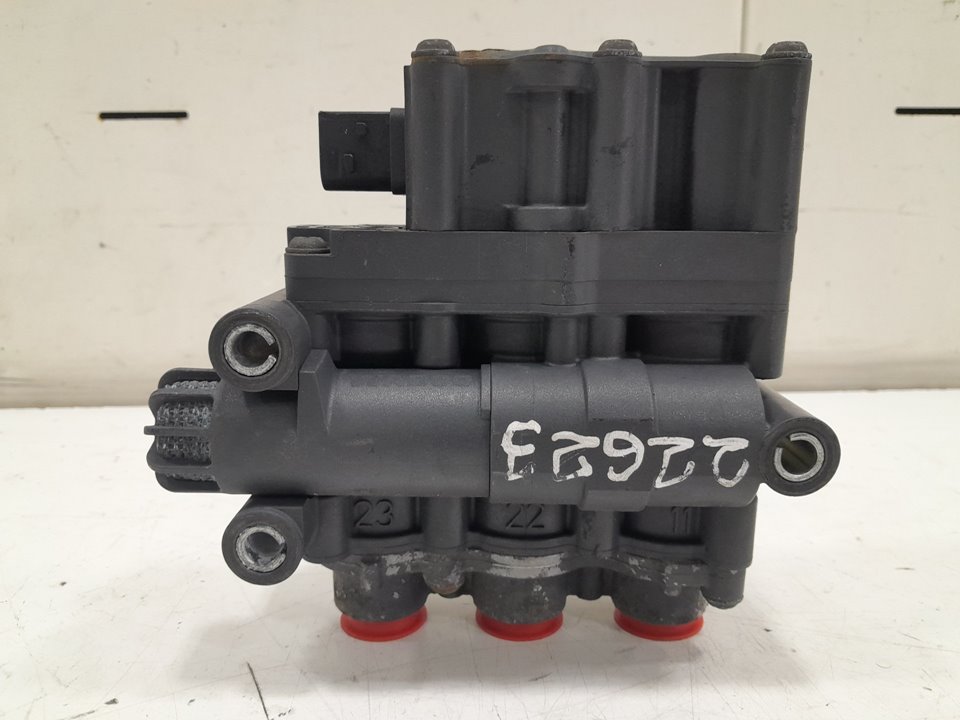 VALVULA ECAS MERCEDES-BENZ ACTROS BM 963.XXX 2-ACHSER 18XX 4x2 Sattelzugmaschine L BigSpace