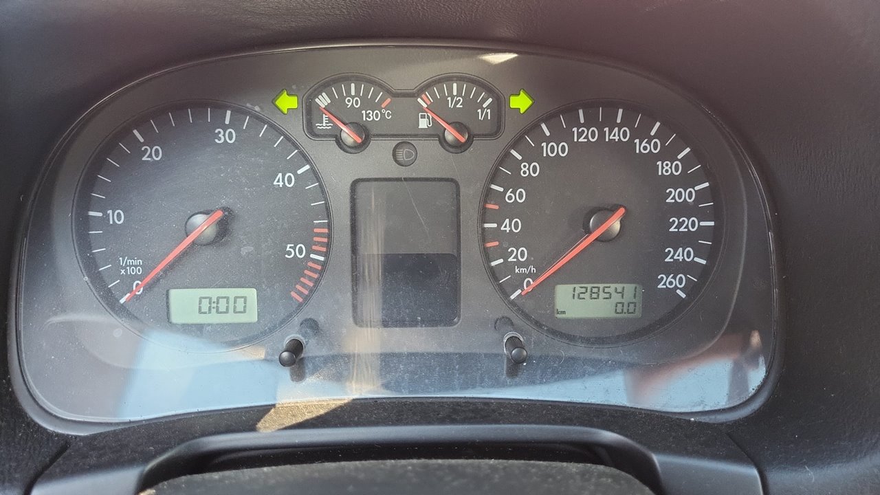 VOLKSWAGEN GOLF IV BERLINA (1J1) 25 Aniversario   |   09.00 - 12.00