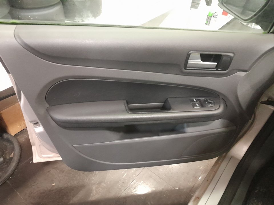 FORD FOCUS BERLINA (CAP) Ambiente (D)   |   04.06 - ... foto 12
