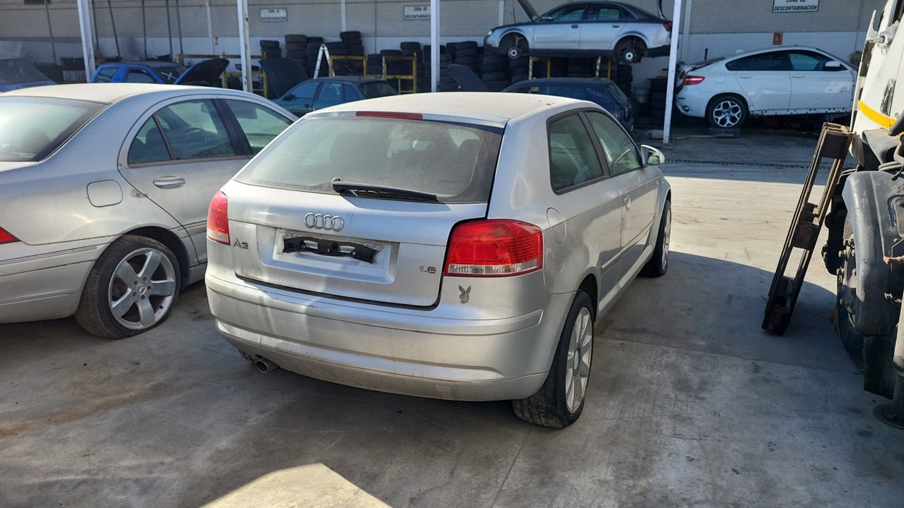 AUDI A3 (8P) 1.6 TDI Ambiente   |   05.09 - 12.12 foto 3