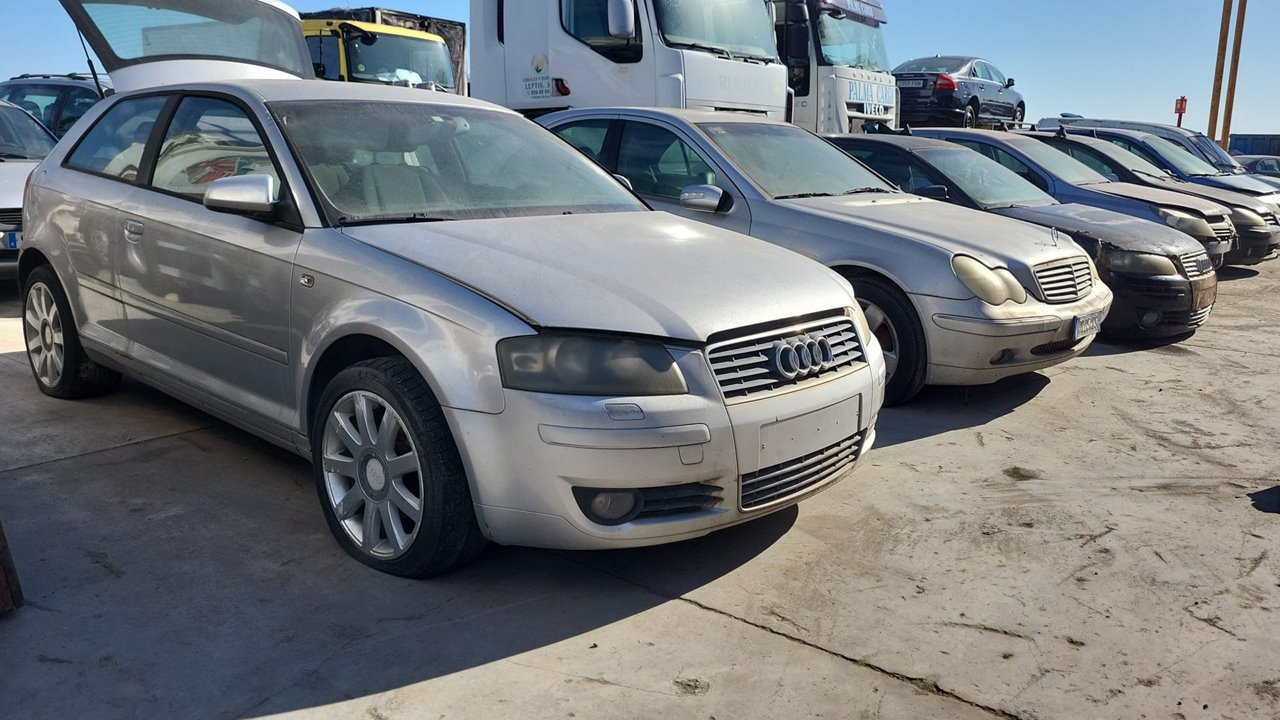 AUDI A3 (8P) 1.6 TDI Ambiente   |   05.09 - 12.12 foto 4