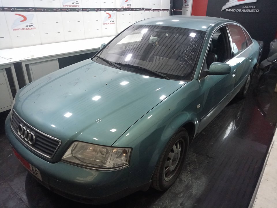 AUDI A6 BERLINA (4B2) 2.4 Quattro   |   04.97 - 12.01 foto 2
