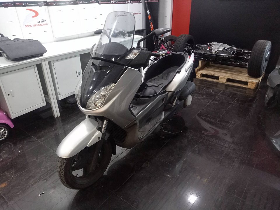 YAMAHA YP 250 MAJESTY *   |   0.96 - 0.08 foto 2