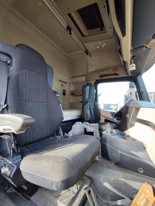 MERCEDES ACTROS BM 963.XXX 3-ACHSER 25XX 6x2 SZM L BigSpace   |   06.12 - 12.19 foto 12