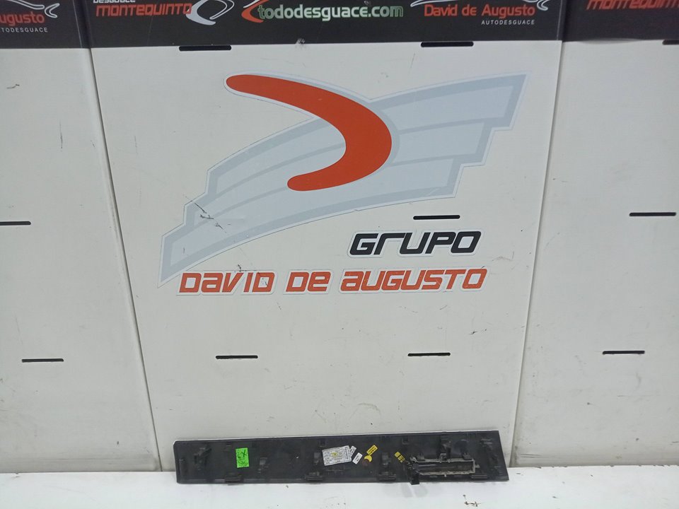 MOLDURA SALPICADERO AUDI Q3 (8UG) Attraction   |   01.15 - 12.18