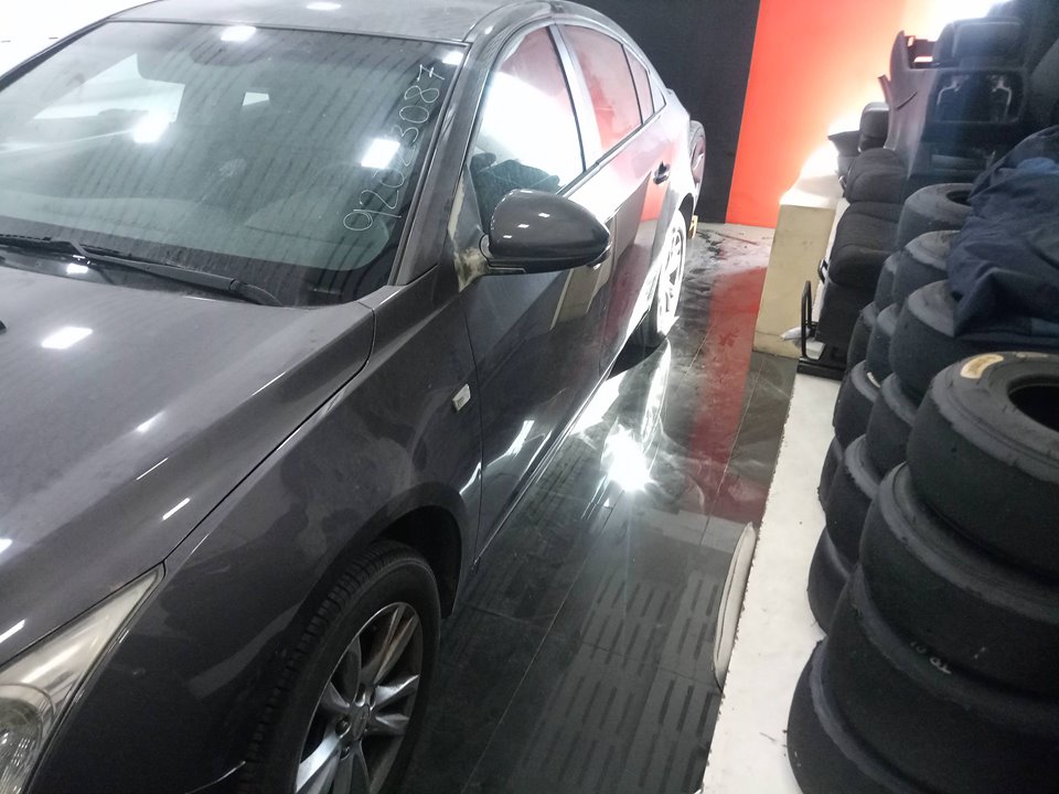 CHEVROLET CRUZE LS   |   01.11 - 12.14 foto 2