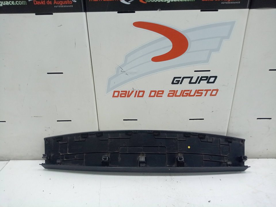 EMBELLECEDOR PORTON TRASERO AUDI Q3 (8UG) Attraction   |   01.15 - 12.18