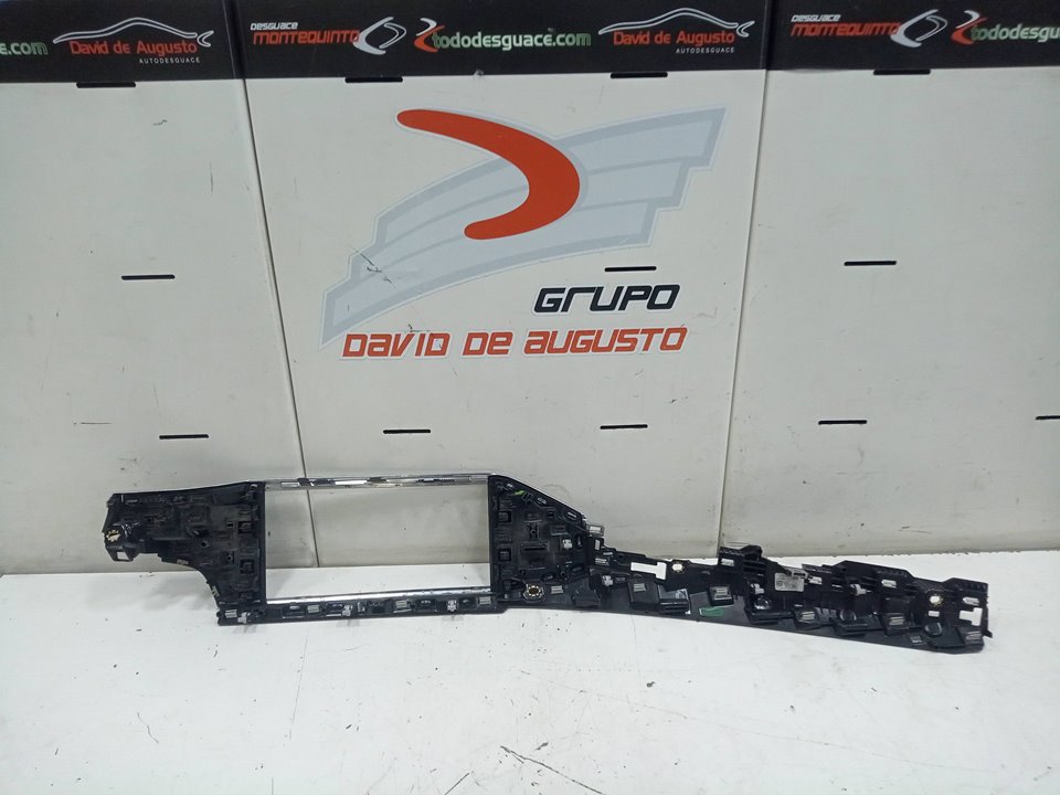 MOLDURA SALPICADERO AUDI Q3 (8UG) Attraction   |   01.15 - 12.18