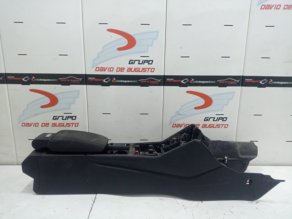 CONSOLA CENTRAL AUDI Q3 (8UG) Attraction   |   01.15 - 12.18