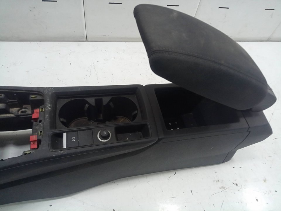 CONSOLA CENTRAL AUDI Q3 (8UG) Attraction   |   01.15 - 12.18