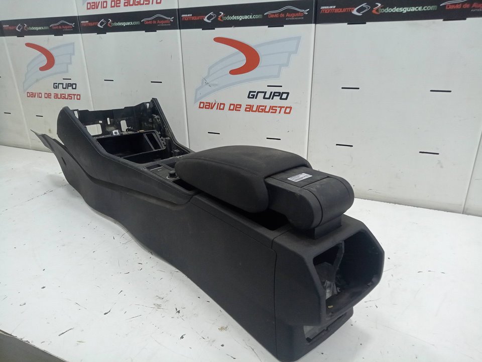 CONSOLA CENTRAL AUDI Q3 (8UG) Attraction   |   01.15 - 12.18