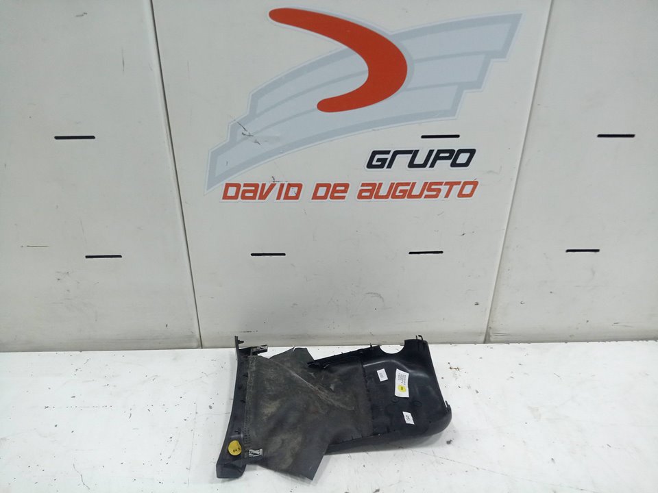 CUBIERTA DE LA COLUMNA DEL VOLANTE AUDI Q3 (8UG) Attraction   |   01.15 - 12.18