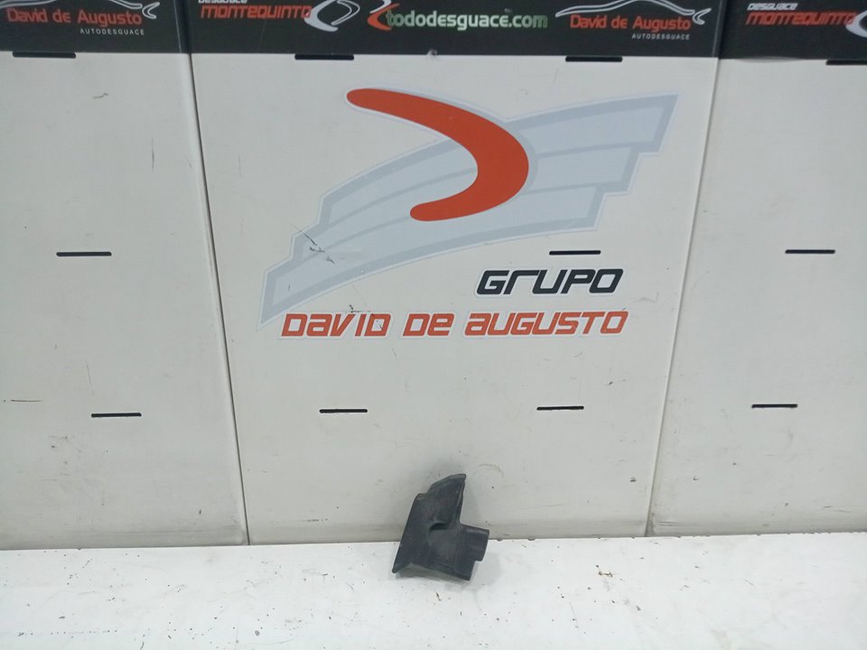 MOLDURA GUARDABARROS DELANTERO DERECHA AUDI Q3 (8UG) Attraction   |   01.15 - 12.18