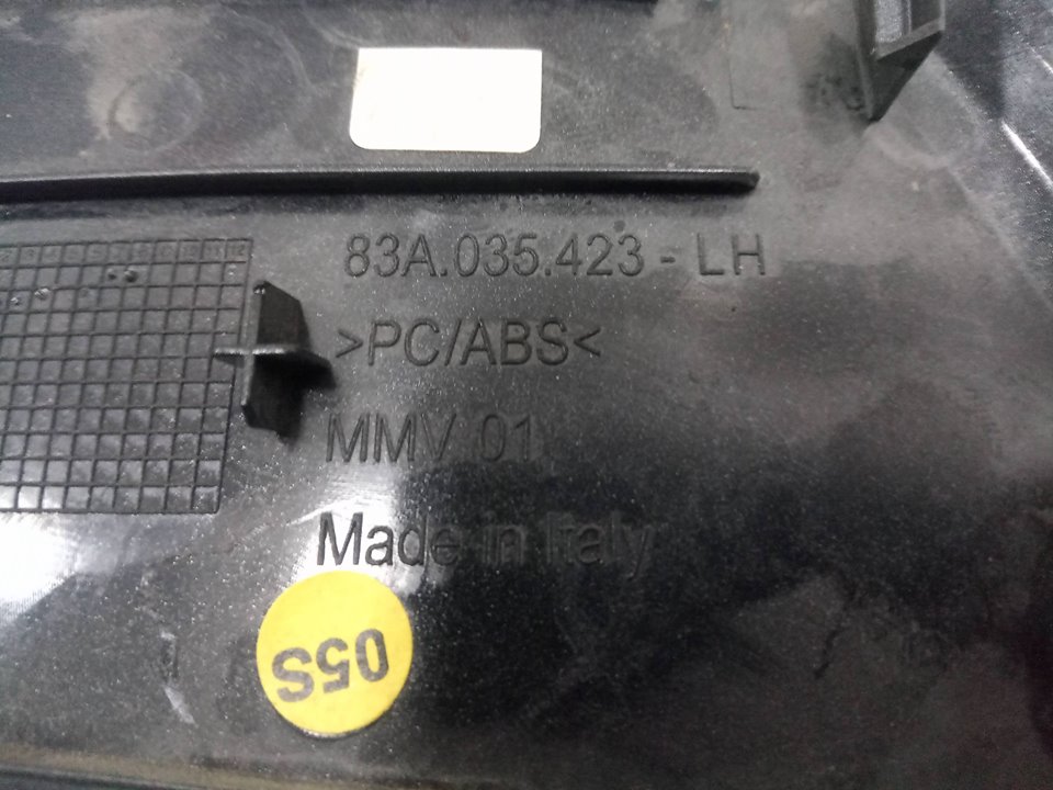 MOLDURA PUERTA  DELANTERA IZQUIERDA AUDI Q3 (8UG) Attraction   |   01.15 - 12.18
