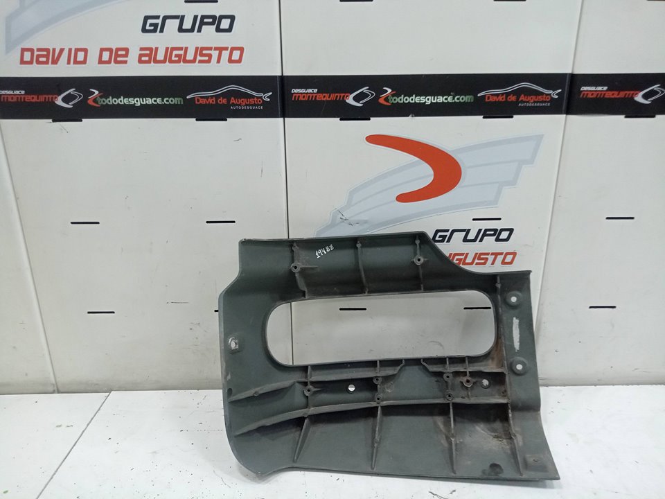PUNTERA PARAGOLPES TRASERA IZQUIERDA foto 2
