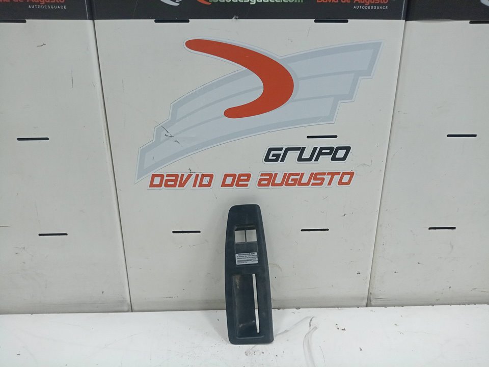 CARCASA DELANTERO IZQUIERDO DE MANDO ELEVALUNAS foto 5