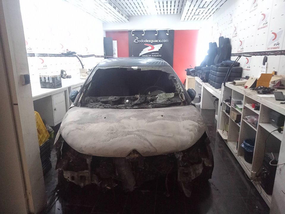 MOLDURA COLUMNA DIRECCION CITROEN C3 Exclusive   |   09.09 - 12.16