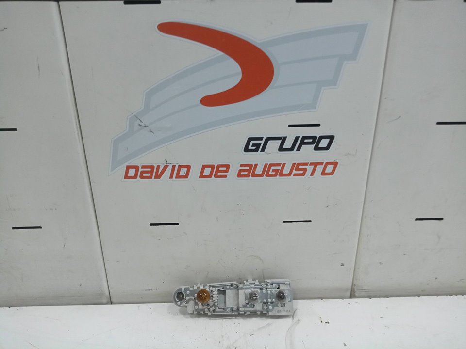 PORTALAMPARAS TRASERO DERECHO