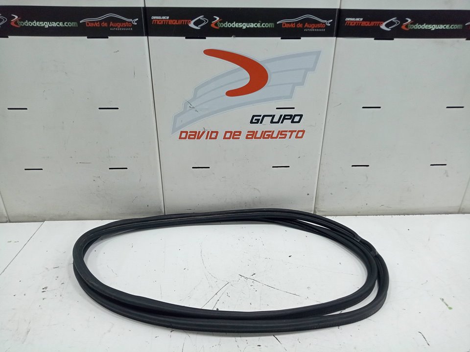 GOMAS CONTORNO PUERTA AUDI Q3 (8UG) Attraction   |   01.15 - 12.18