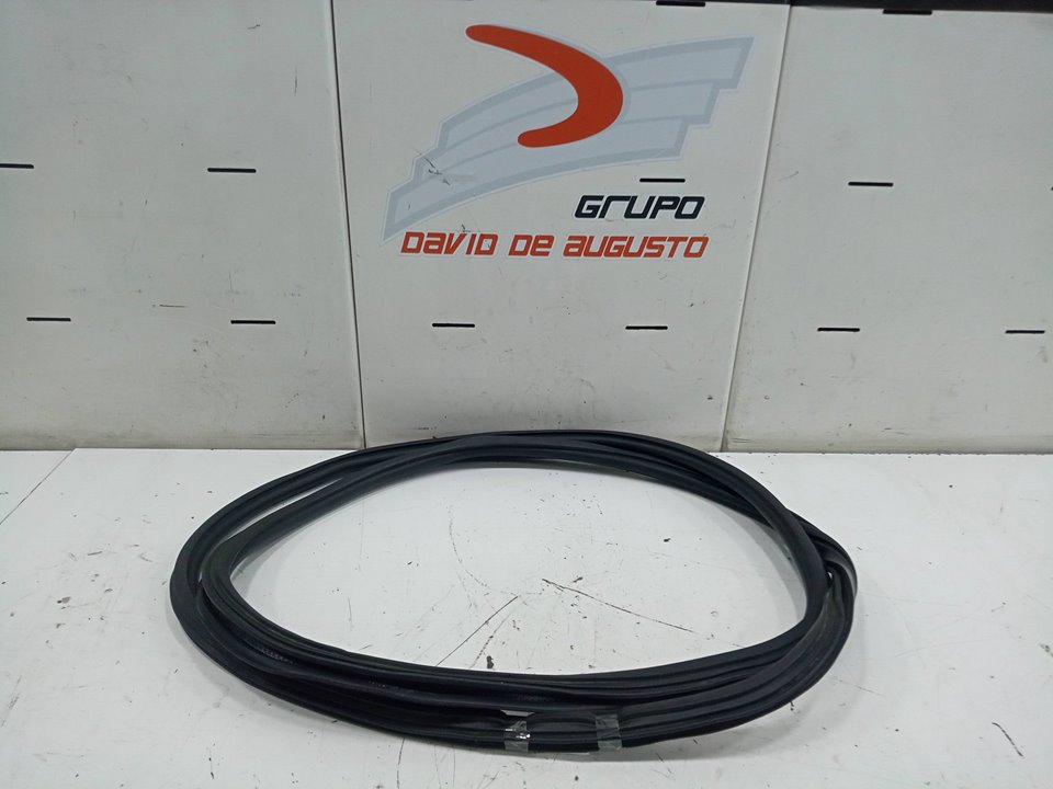 GOMAS CONTORNO PUERTA AUDI Q3 (8UG) Attraction   |   01.15 - 12.18
