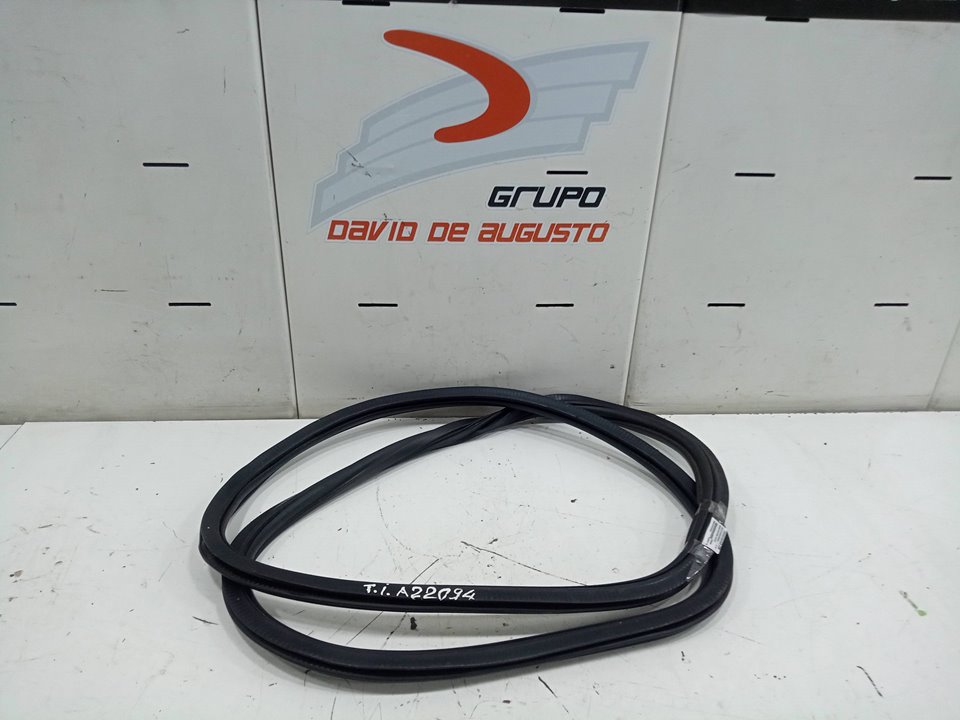 GOMAS CONTORNO PUERTA AUDI Q3 (8UG) Attraction   |   01.15 - 12.18