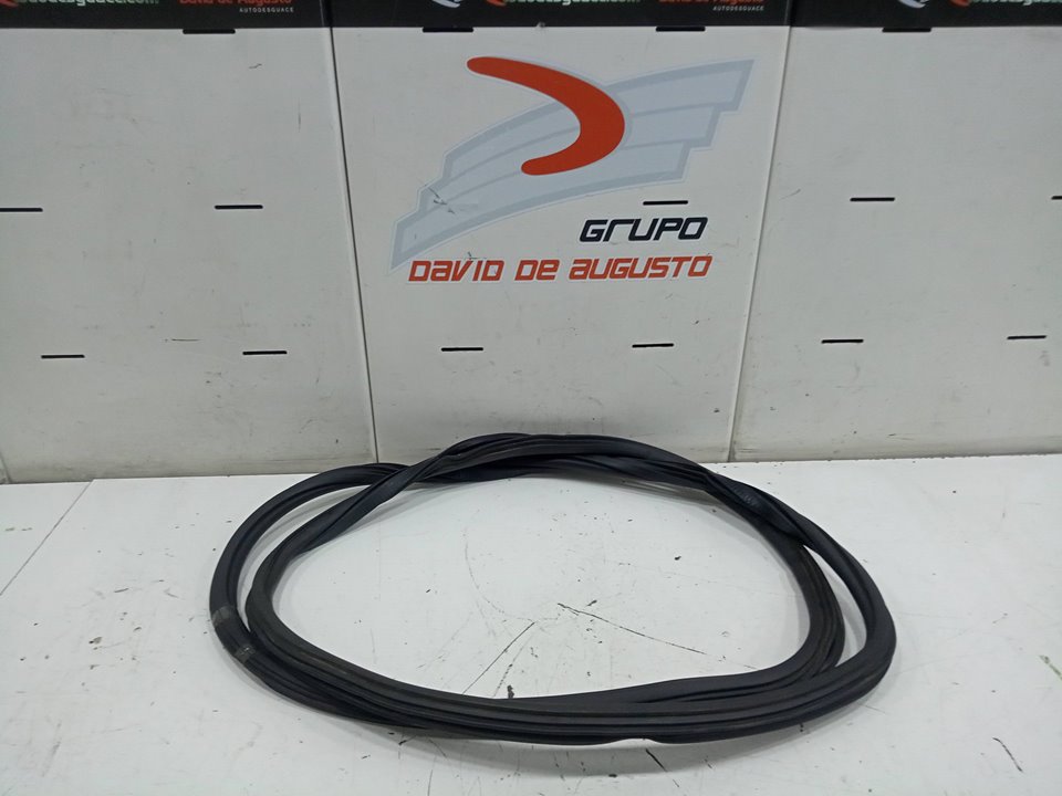 GOMAS CONTORNO PUERTA AUDI Q3 (8UG) Attraction   |   01.15 - 12.18