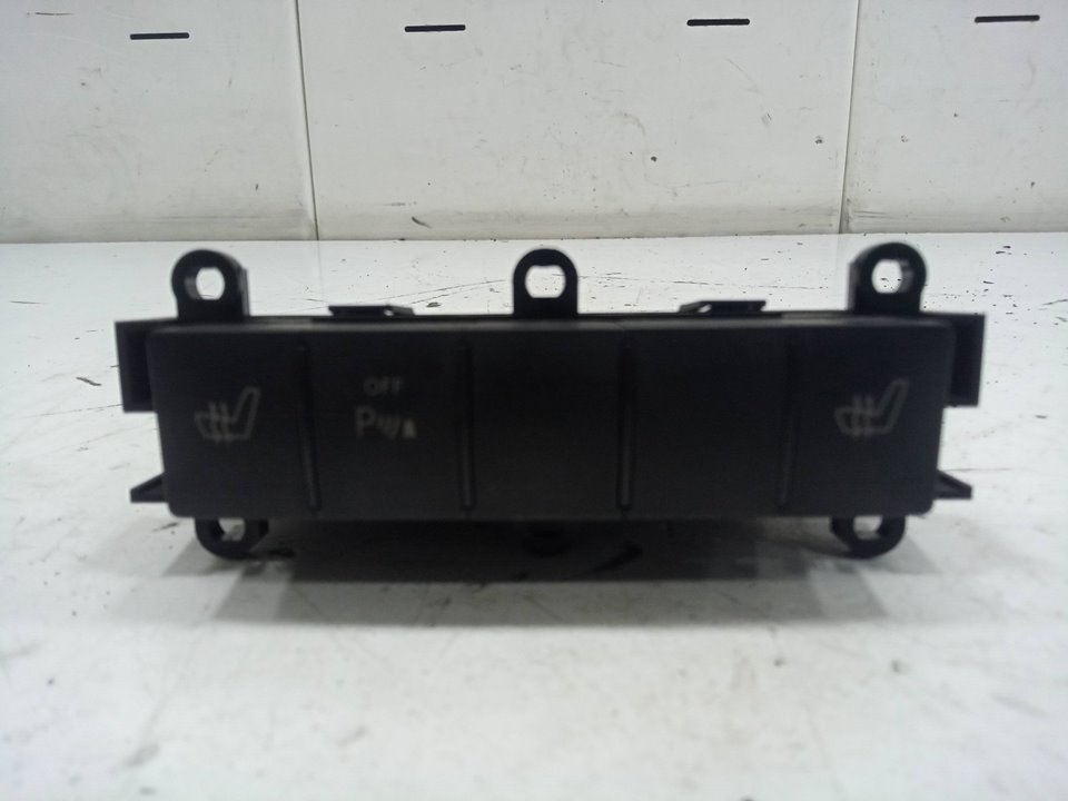 INTERRUPTOR ASIENTO CALEFACTABLE foto 4