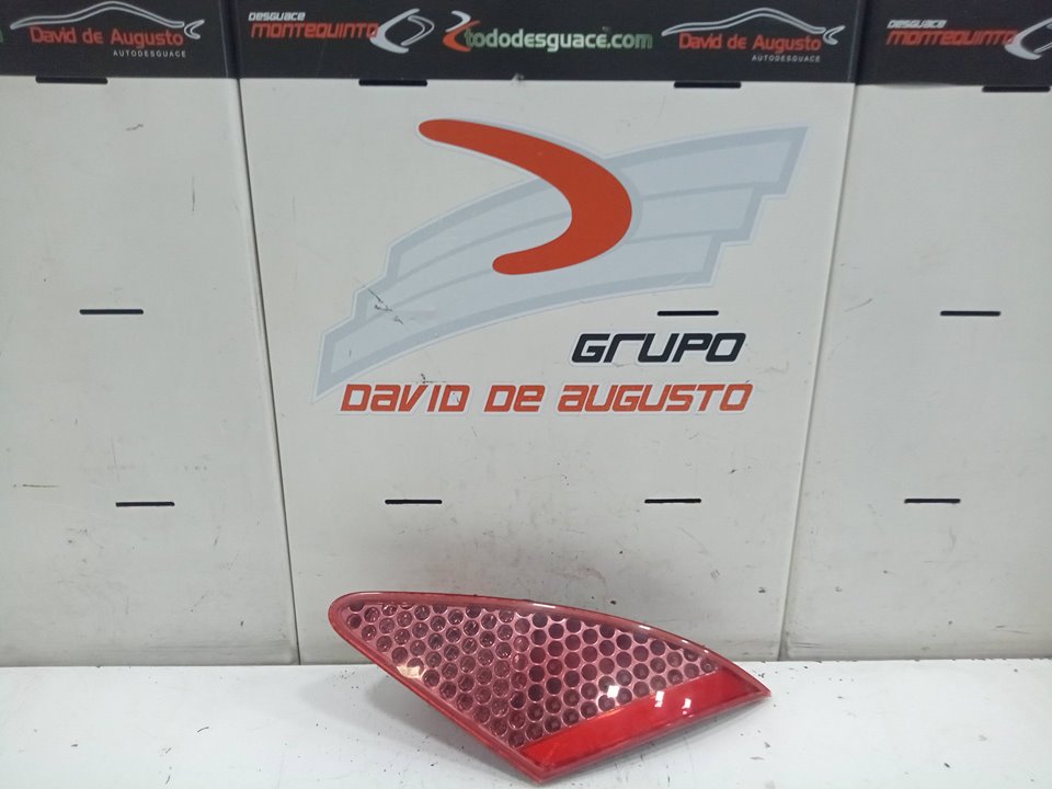 PILOTO DERECHO PARAGOLPES TRASERO foto 6