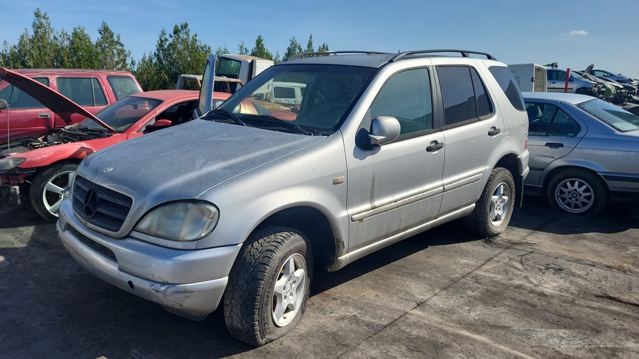 MERCEDES CLASE M (W163) 320 (163.154)   |   09.97 - 12.02 foto 6