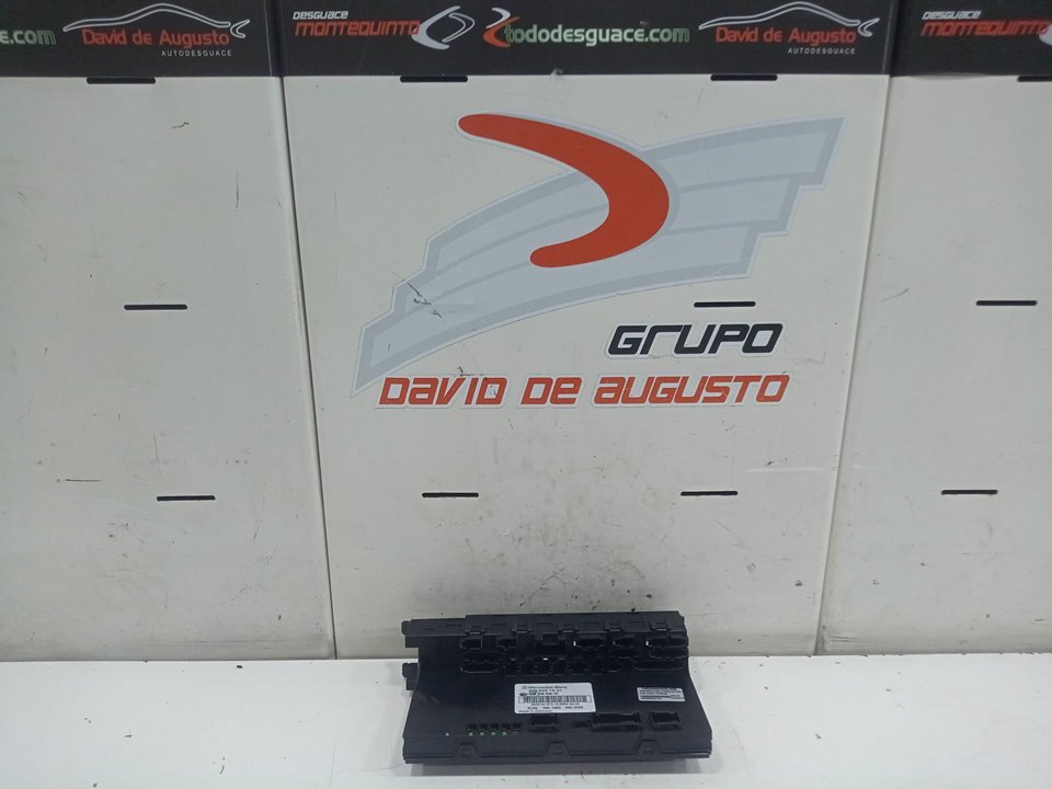 CAJA RELES / FUSIBLES